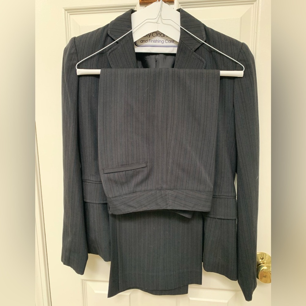 size 4 Apt 9 stretch pant suit, black with pin stripes